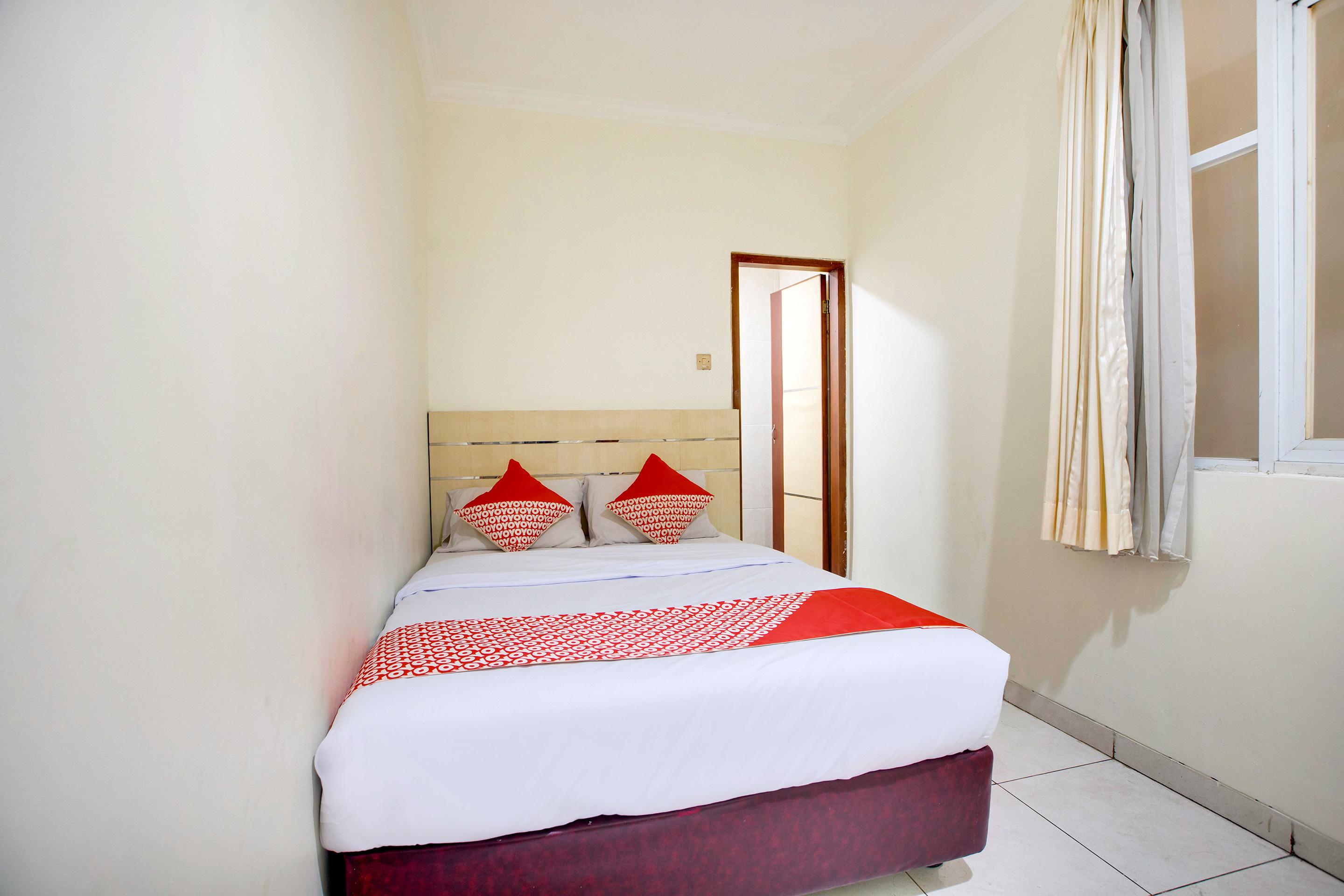 Reddoorz @ Hotel Arimbi Dewi Sartika Baru Bandung Exterior foto