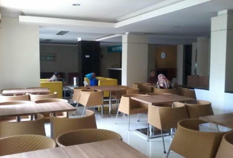 Reddoorz @ Hotel Arimbi Dewi Sartika Baru Bandung Exterior foto
